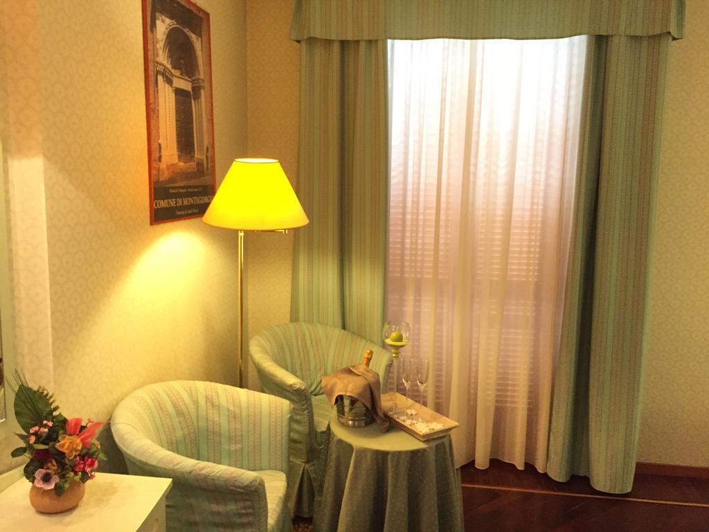 Oscar E Amorina Montegiorgio Rum bild